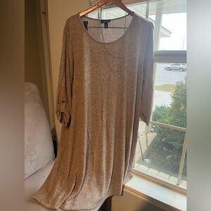 Cozy Tan Long Sleeve Dress with necklace New with tags‎